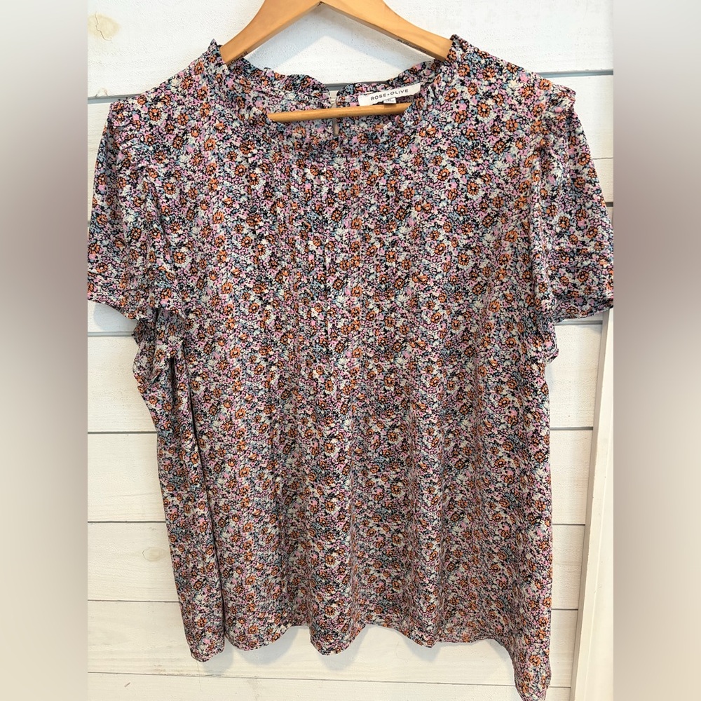Floral blouse women’s 2X ruffle collar  loose flowy boho flutter sleeve spring
